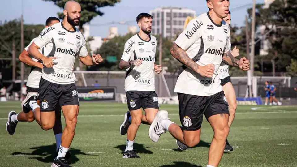 Santos vence União São João e volta a brilhar no Pacaembu