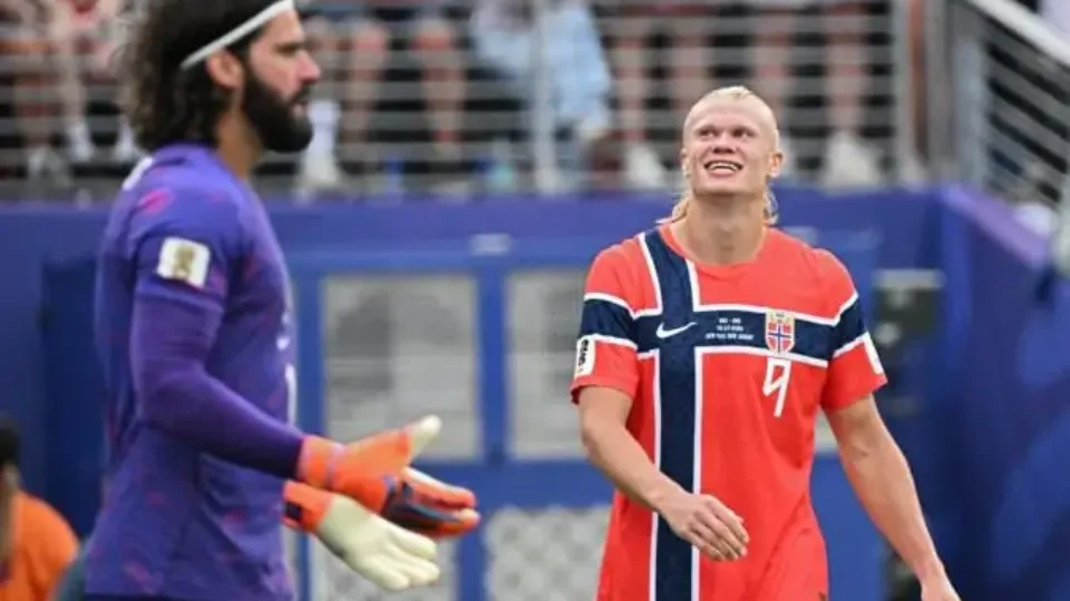 Brasil cai diante da Noruega e amplia jejum histórico no torneio mundial de seleções