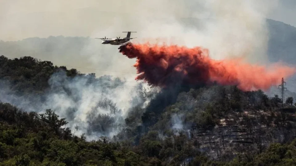 Incêndio no sudoeste da França força retirada em massa