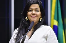 Priscila Costa ganha força nos bastidores para ser vice de Flávio Bolsonaro; entenda