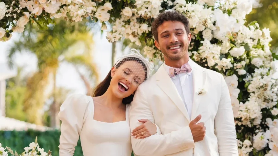 Larissa Manoela hoje: comemora 4 anos com André e revela planos