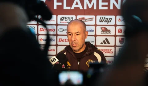 Flamengo vê Palmeiras disparar e torcida pede saída de Leo Jardim