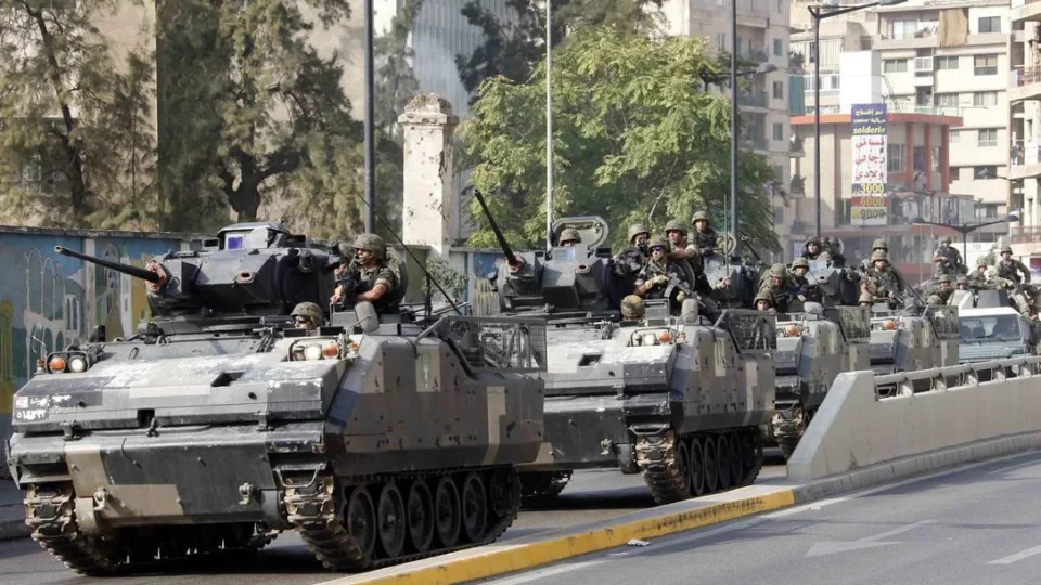 Exército Libanês avança sobre cidade após retirada de Israel