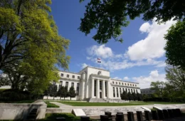 Fed mantém juros dos EUA e sinaliza cautela diante da inflação e das incertezas globais