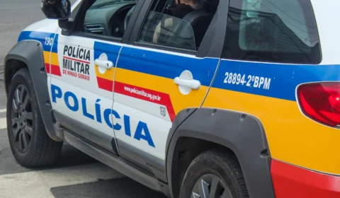 Adolescente de 14 anos foge após ser sequestrada e mantida em cárcere privado em Juiz de Fora; suspeito segue foragido