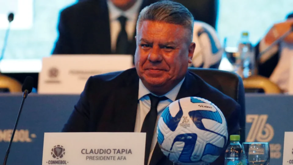 Escândalo no futebol argentino: FBI investiga milhões da AFA nos Estados Unidos