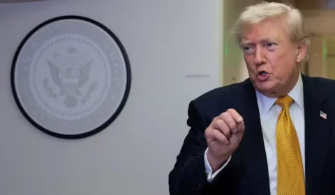 Trump desiste de taxa de 20% sobre embarcações no Estreito de Ormuz e aposta em acordos comerciais