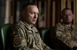 Zelensky troca comando militar na Ucrânia hoje em meio a protestos
