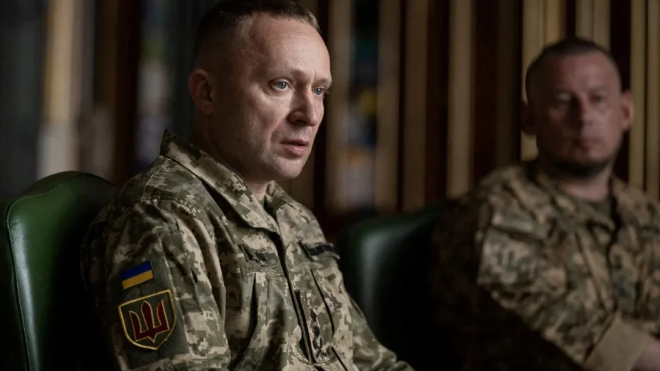 Zelensky troca comando militar na Ucrânia hoje em meio a protestos