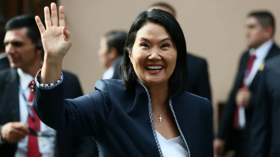 Keiko Fujimori assume Presidência do Peru e marca retorno de dinastia política