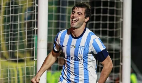 Vasco negocia com Racing por Santiago Sosa e tenta acordo até 2024