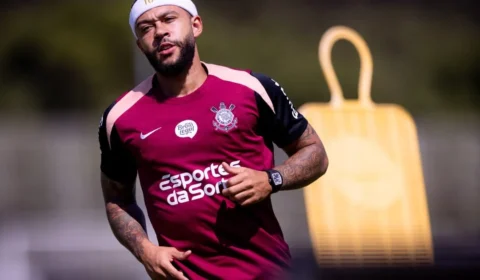 Memphis Depay pressiona Corinthians e define futuro pós-Mundial