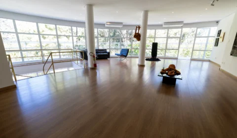 Palácio histórico é encontrado quase vazio e desaparecimento de acervo intriga deputados em MG