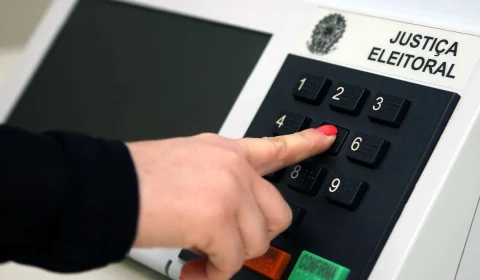 Google registra aumento histórico nas pesquisas sobre voto em trânsito; dúvidas sobre prazos e direitos dominam a internet