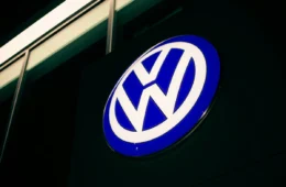 Volkswagen corta até 50% dos modelos e reduz produção global para 9 milhões de veículos ao ano