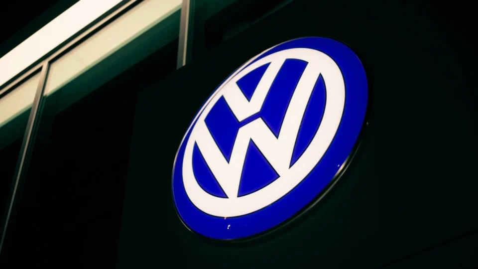 Volkswagen corta até 50% dos modelos e reduz produção global para 9 milhões de veículos ao ano