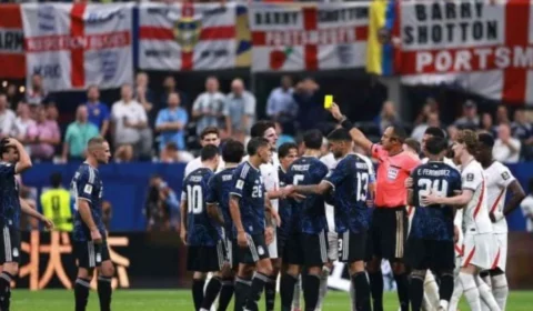 Arbitragem de Argentina x Inglaterra vira alvo na web