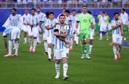 Argentina vira contra Inglaterra nos minutos finais e chega a final de um Mundial pela terceira vez seguida
