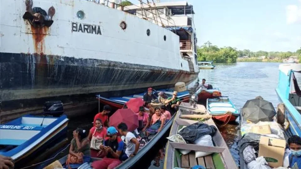 Naufrágio de balsa na Guiana deixa 41 mortos e expõe falhas no controle de passageiros