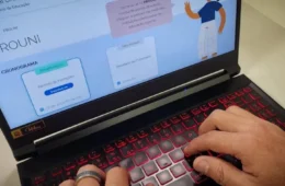 Inscrições do Prouni para o segundo semestre terminam neste domingo; programa oferece mais de 471 mil bolsas