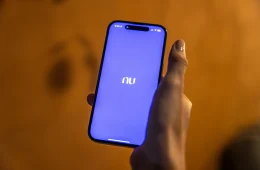 Instabilidade no Pix deixa app do Nubank travado à noite