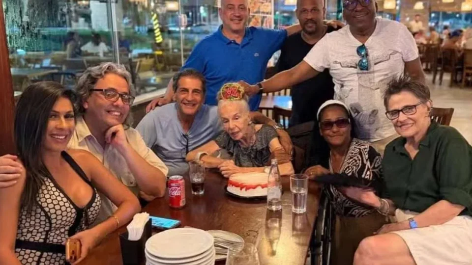 Íris Bruzzi hoje: como a atriz de 91 anos enfrenta Alzheimer no Retiro