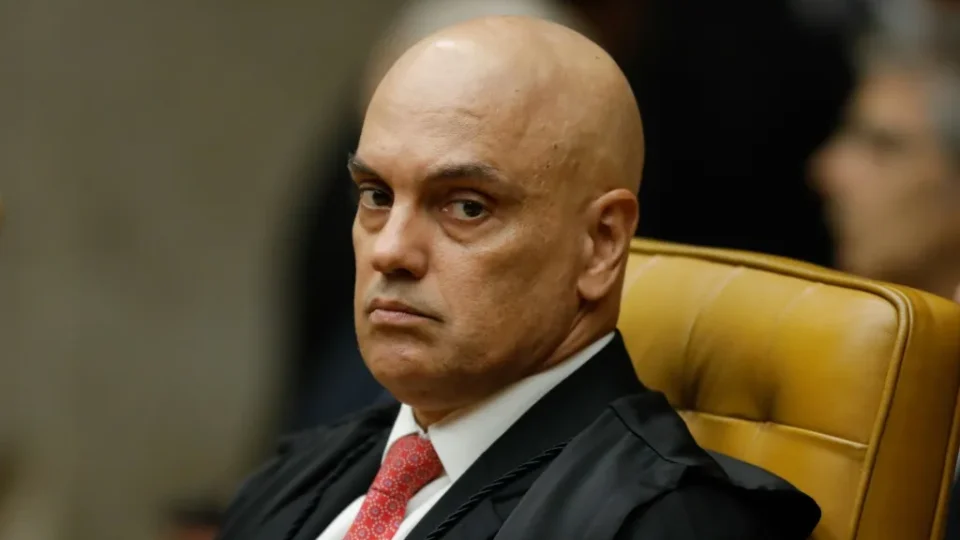Moraes libera tornozeleira de 49 réus do 8 de janeiro e muda regras