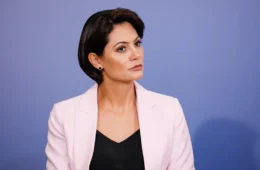 Michelle Bolsonaro deve disputar o Senado pelo DF, diz Valdemar Costa Neto