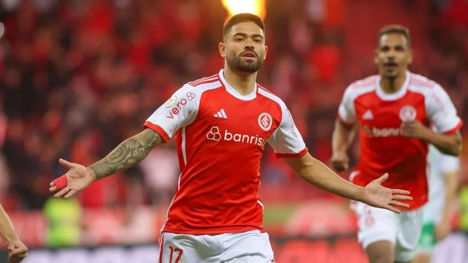 Internacional oficializa empréstimo de Bruno Tabata ao futebol do Catar