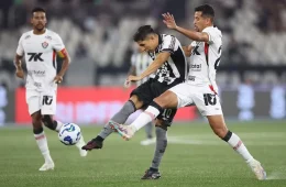Danilo no banco do Botafogo vira peça-chave em negociação de R$ 162 milhões com o Palmeiras