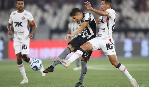 Danilo no banco do Botafogo vira peça-chave em negociação de R$ 162 milhões com o Palmeiras