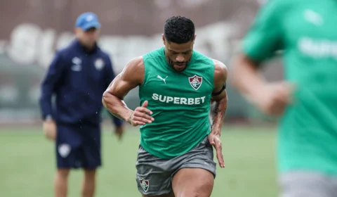 Fluminense divide elenco em dois jogos-treinos no mesmo dia