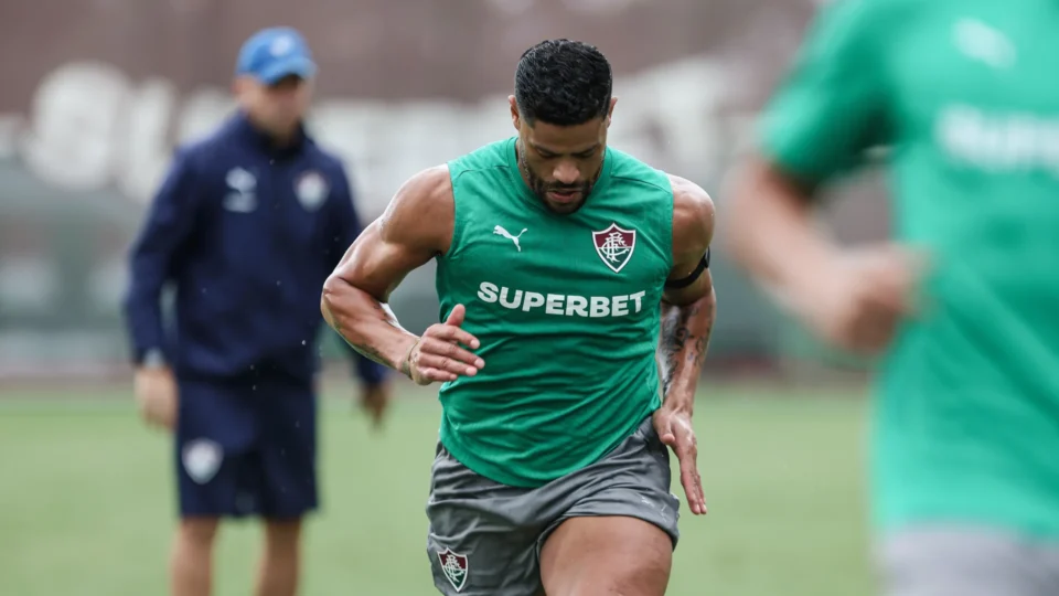 Fluminense divide elenco em dois jogos-treinos no mesmo dia