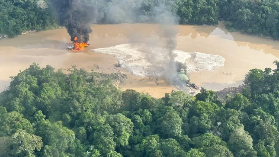 Suspeita de uso de cianeto em garimpo ilegal de Roraima expõe nova ameaça à Amazônia