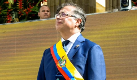 Gustavo Petro não reconhece vitória de Abelardo de la Espriella, aponta fraude e convoca protestos