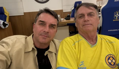 OAB pede ao STF que Flávio Bolsonaro possa visitar Jair Bolsonaro na condição de advogado