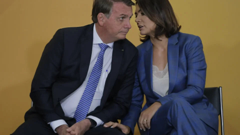 Crise com Flávio isola Michelle e embaralha o PL em 2026