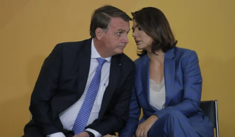 Jair Bolsonaro sabia de vídeos de Michelle contra Flávio e ‘lavou as mãos’