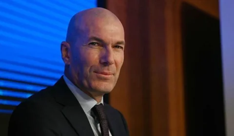 Zidane está de volta à França; ídolo assume seleção após 14 anos de Deschamps