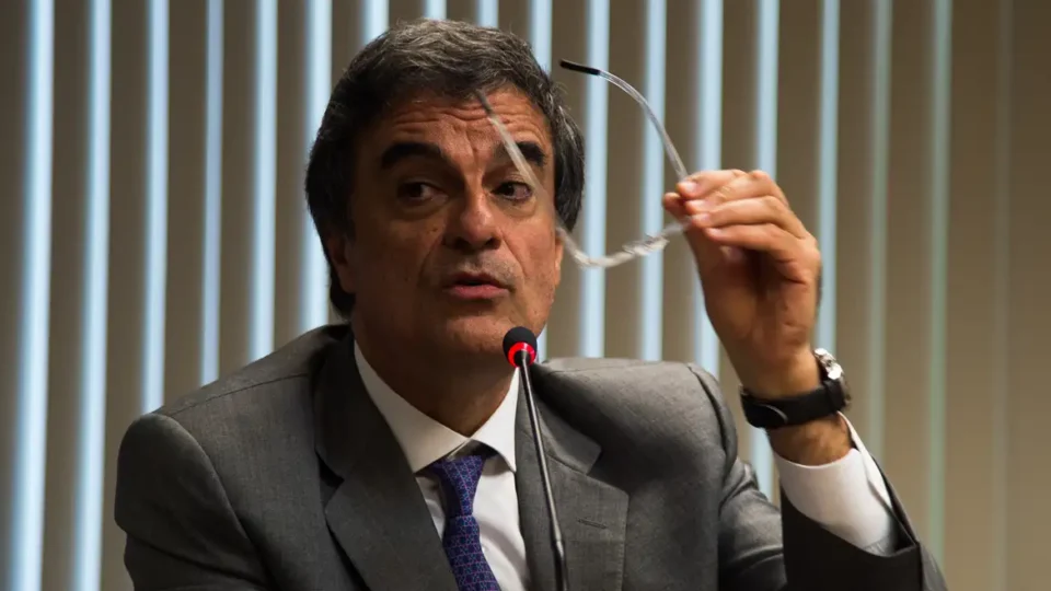 ‘Cortou tornozeleira’: Ex-ministro José Eduardo Cardozo expõe Bolsonaro e defende punição do STF