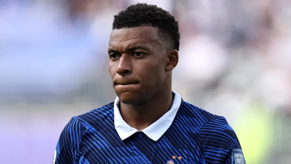 Mbappé brilha em 2026 e expõe lado sombrio do futebol