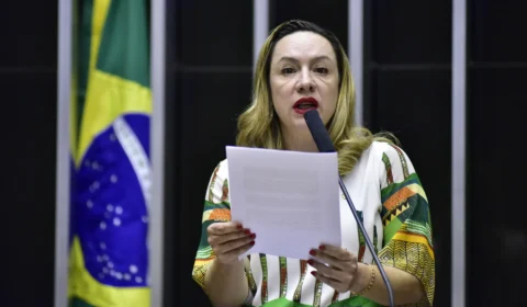 Adriana Accorsi denuncia misoginia interna e mantém disputa em GO