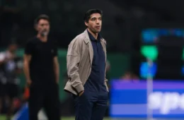 Abel quebra o silêncio sobre expulsões e faz comentário que repercute após goleada do Palmeiras