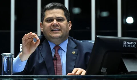 Alcolumbre defende redução da jornada sem período de transição e amplia pressão por votação da PEC