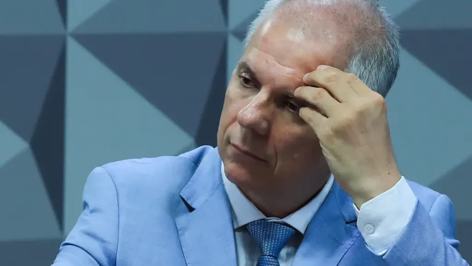 PF indicia ex-presidente do INSS e mais 47 pessoas em primeira investigação sobre descontos indevidos em aposentadorias