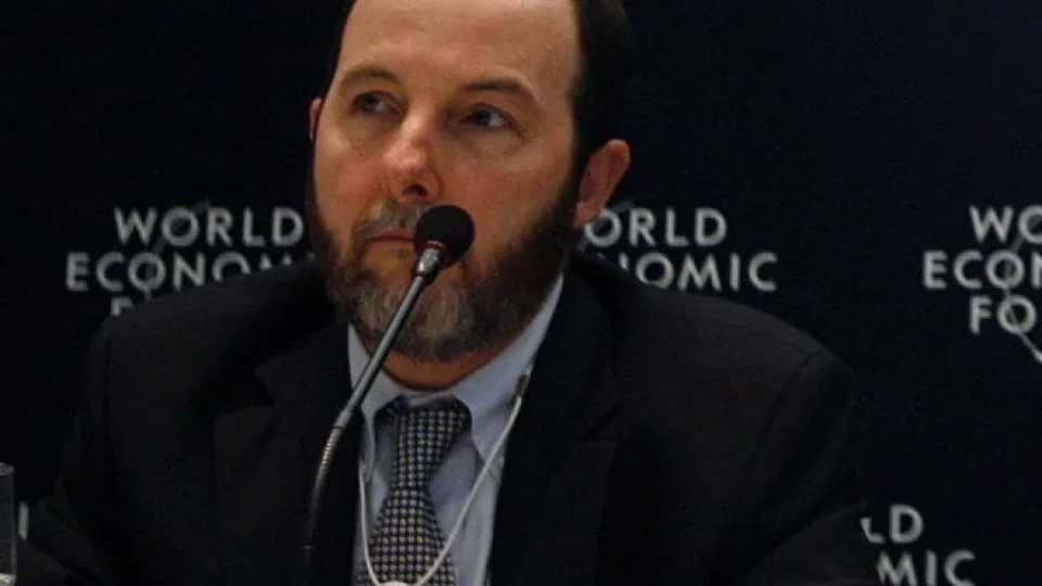 Armínio Fraga alerta risco real de recessão no Brasil em 2024