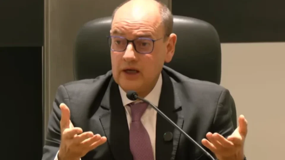 Ricardo Couto planeja cortar 37% das secretarias do RJ