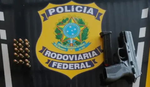 Homem sequestra ex-companheira, descumpre medida protetiva e acaba preso após vítima fugir em pedágio de MG