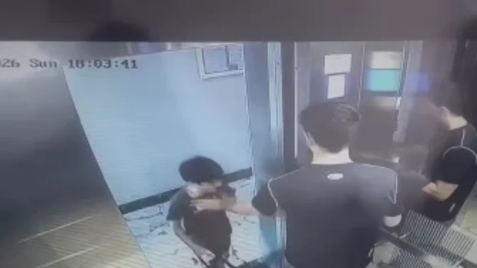 Criança autista é agredida dentro de elevador em São Paulo, e imagens do caso provocam indignação; veja o vídeo