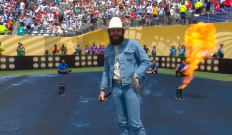 Como foi o show de Post Malone antes da final do Mundial? Veja os destaques da apresentação